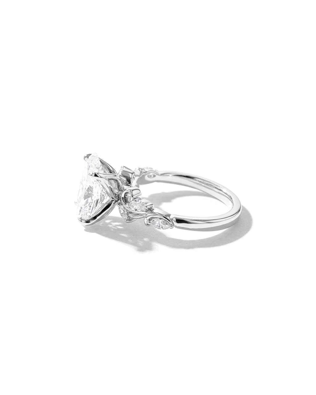 18K 3ct D-VVS Oval Cut Lab-grown Diamond Ring Engagement Ring Wedding Ring