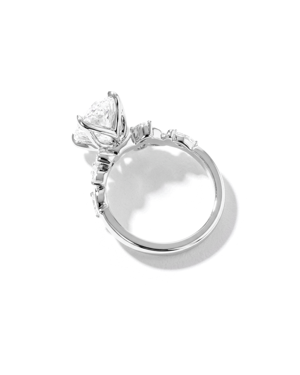 18K 3ct D-VVS Oval Cut Lab-grown Diamond Ring Engagement Ring Wedding Ring