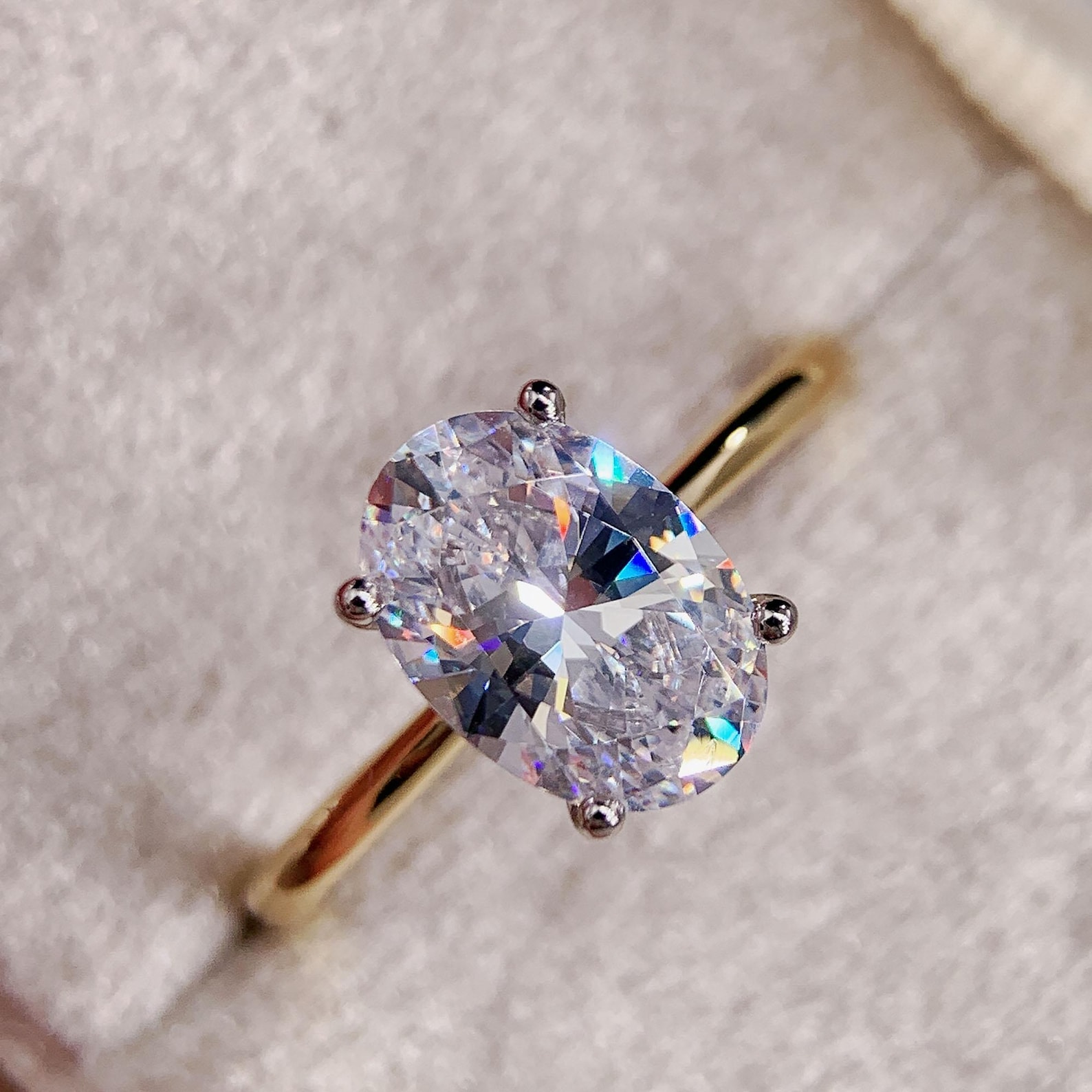 18K 2.5CT D-VVS Oval Cut Lab-grown Diamond Ring Engagement Ring for Her