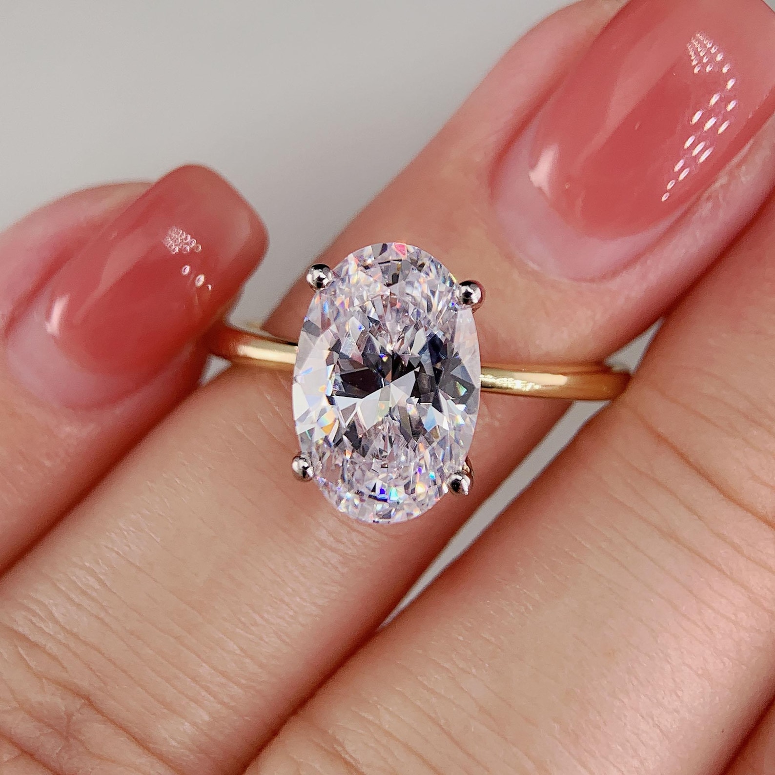 18K 2.5CT D-VVS Oval Cut Lab-grown Diamond Ring Engagement Ring for Her