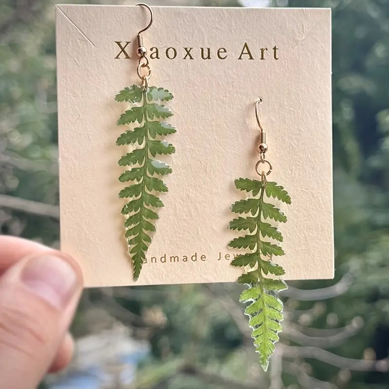🌿- Green Leaf Earrings