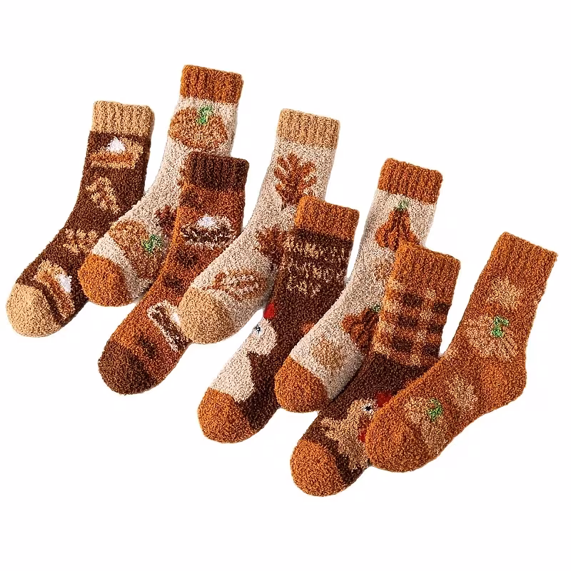 8 Pairs Women'S Fall Thanksgiving Fuzzy Crew Socks, Pumpkin Turkey Maple Leaf Print Coral Fleece Fluffy Home Socks For, Thick Warm Non-Slip Plush Sleeping Socks for Autumn Winter Indoor Lounging & Holiday Gift