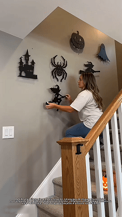 30-piece glowing Halloween wall decoration set