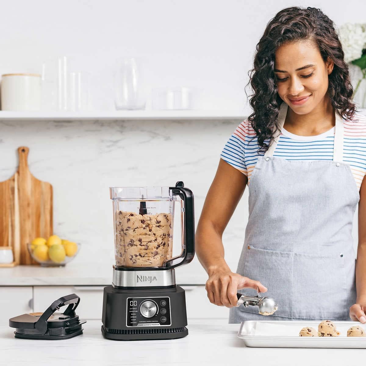Ninja CO351B SS351 Foodi Potente sistema de licuadora para batidos, 4 en 1 + procesador de alimentos, una sola porción, 1400 WP, smartTORQUE, 6 programas predeterminados Auto-iQ (reacondicionado)