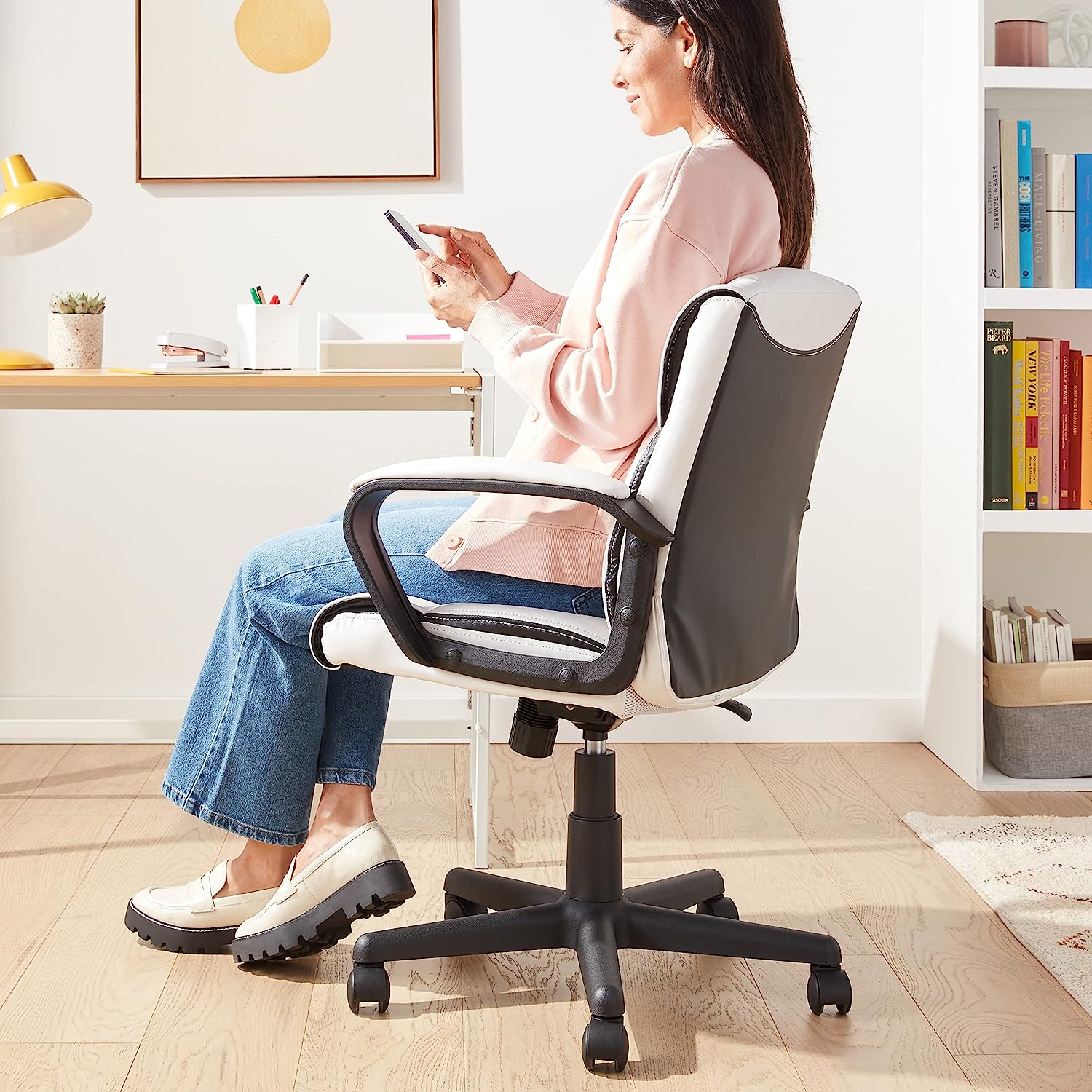Silla ergonómica de escritorio de oficina con reposabrazos, altura e inclinación ajustable, giro de 360 grados, capacidad de 124 kg