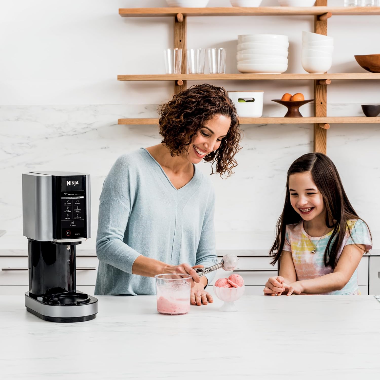 🍦 Máquina para Hacer Helados 7 en 1 | Prepara Helados, Sorbetes, Batidos y Smoothies | 7 Programas Automáticos | Incluye 2 Recipientes con Tapa | Diseño Compacto