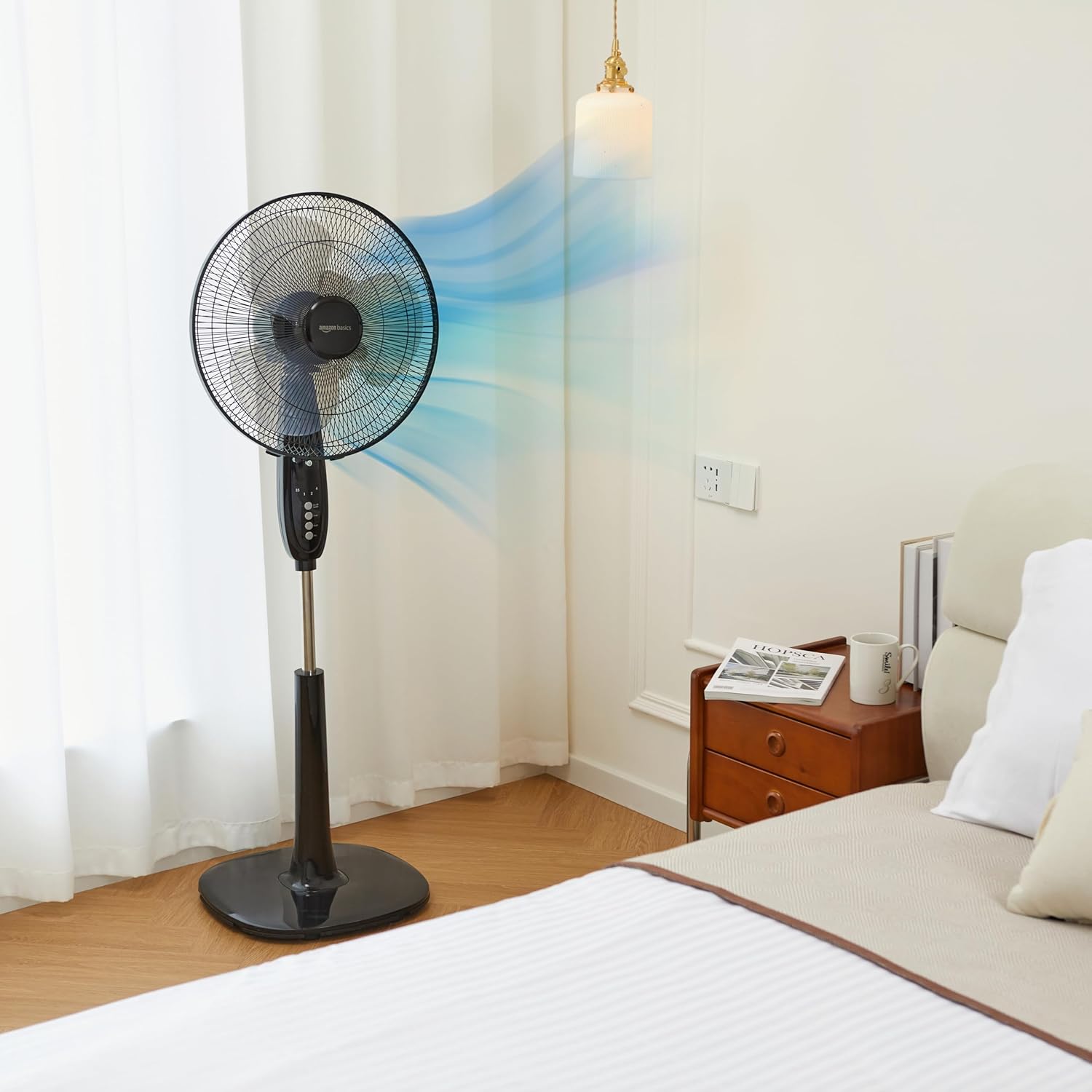 Amazon Basics Ventilador de pedestal de 40.6 cm con control remoto para recámara sala u oficina, con 3 velocidades, 3 modos, temporizador, altura ajustable, cabezal inclinable, 60 W, negro