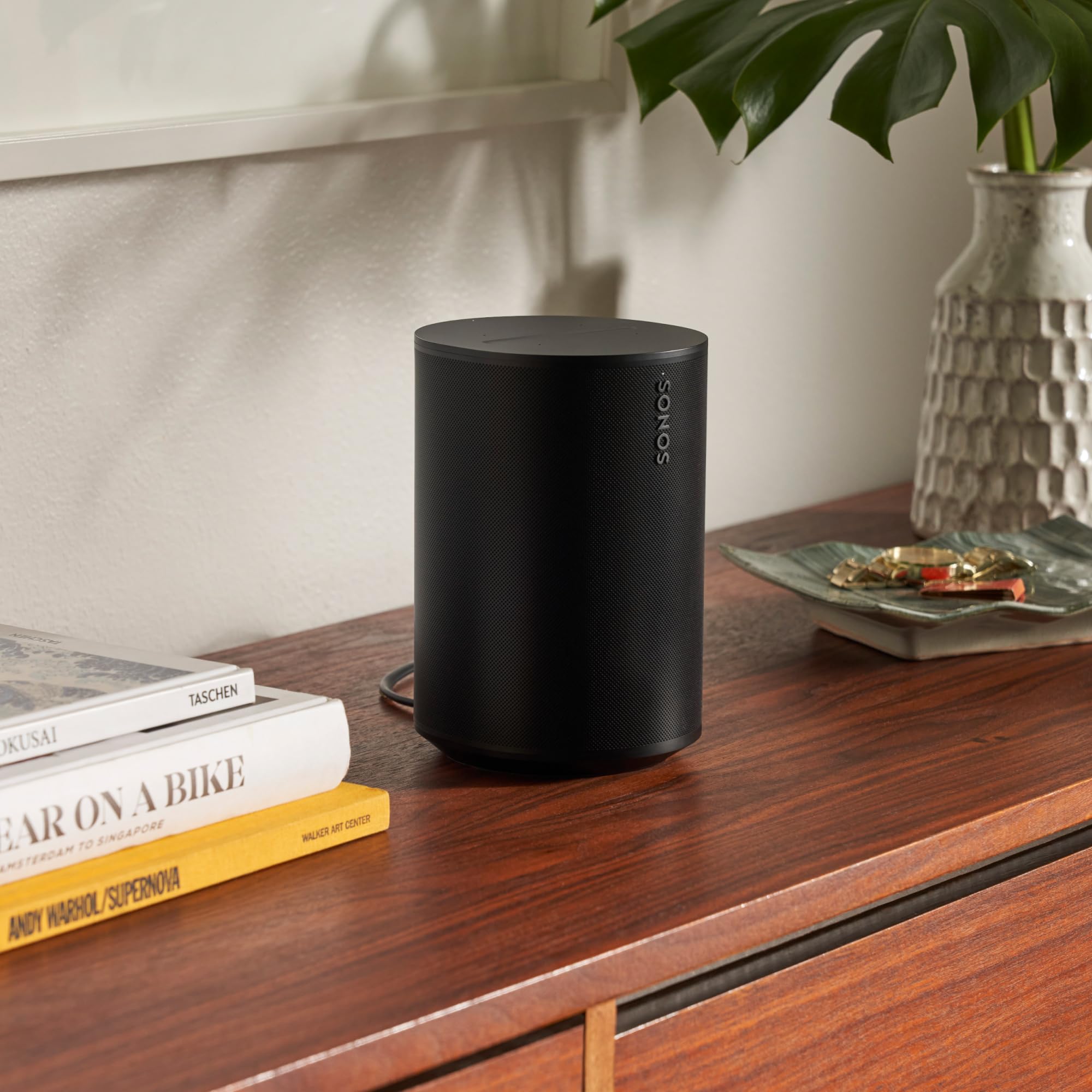 Sonos Era 100 Bocina Inalámbrica con Acústica y Conectividad de Última Generación Wi-Fi y Bluetooth - Blanco
