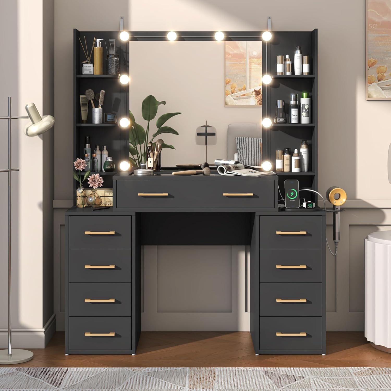 Tocador negro con espejo y luces LED, tocador con tapa de cristal con estación de carga y cajones de almacenamiento con compartimentos, mesa de tocador de maquillaje grande de 43 pulgadas con 9 cajones y 6 estantes