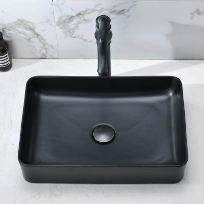VOKIM - Conjunto de fregadero y llave de baño de 20 x 14 pulgadas, rectángulo moderno sobre el mostrador, porcelana negra, lavabo de cerámica y llave de bronce aceitado
