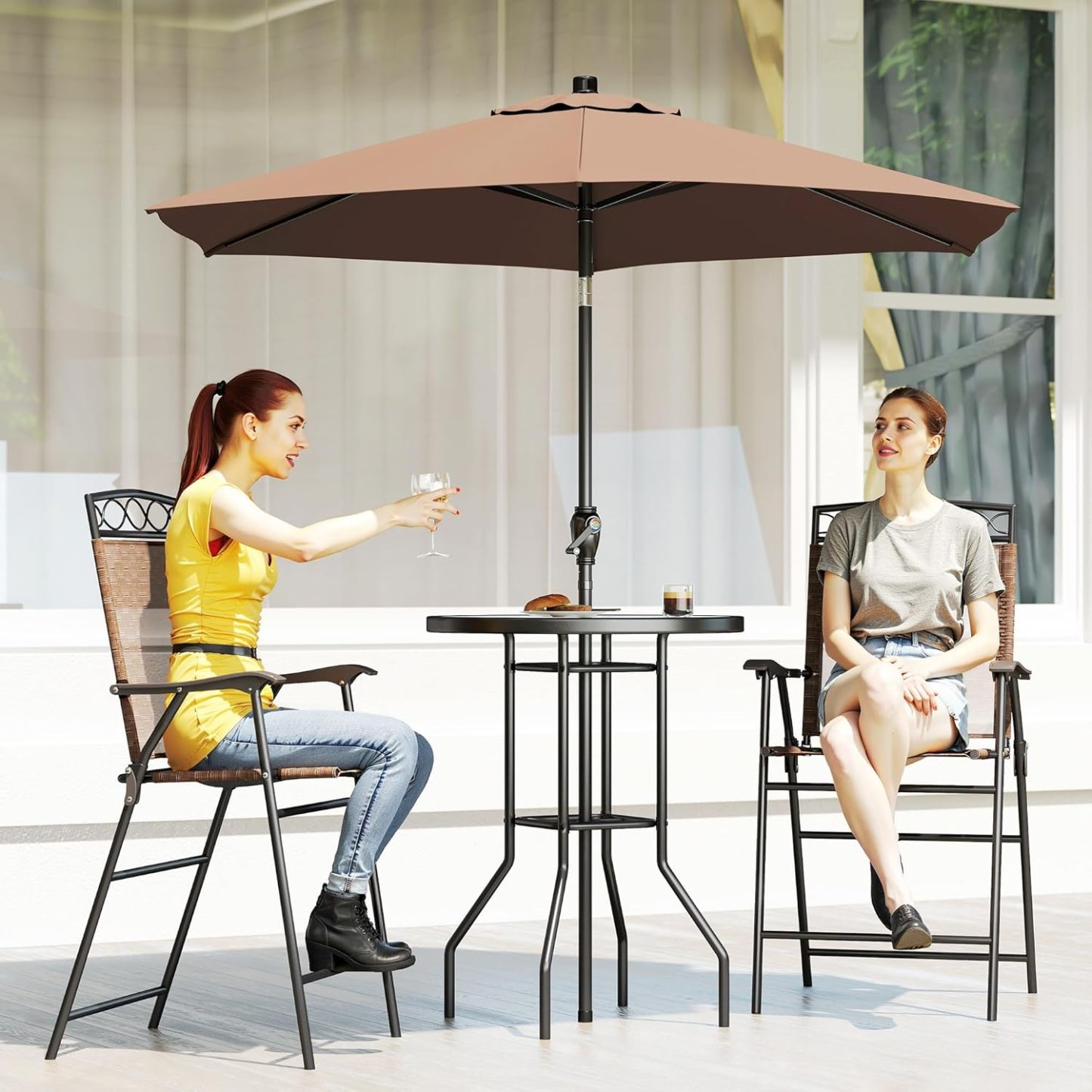 Outsunny - Juego de 4 Muebles de Comedor para Patio al Aire última intervensión, 2 sillas Plegables, Paraguas de ángulo Ajustable, Mesa de Comedor de Vidrio Templado con Textura Ondulada, Color café