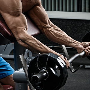 MHP Activite sport multi vitamin image of man lifting a curl bar