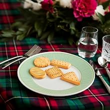 campbells cat tin assorted shortbread