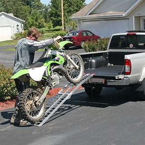 Single runner dirt bike ramp
