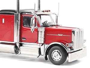 Side view of Peterbildt truck.