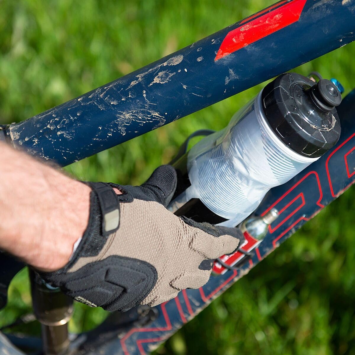 Blackburn Clutch Carbon Side-Entry Bike Bottle Cage (Black, Right)