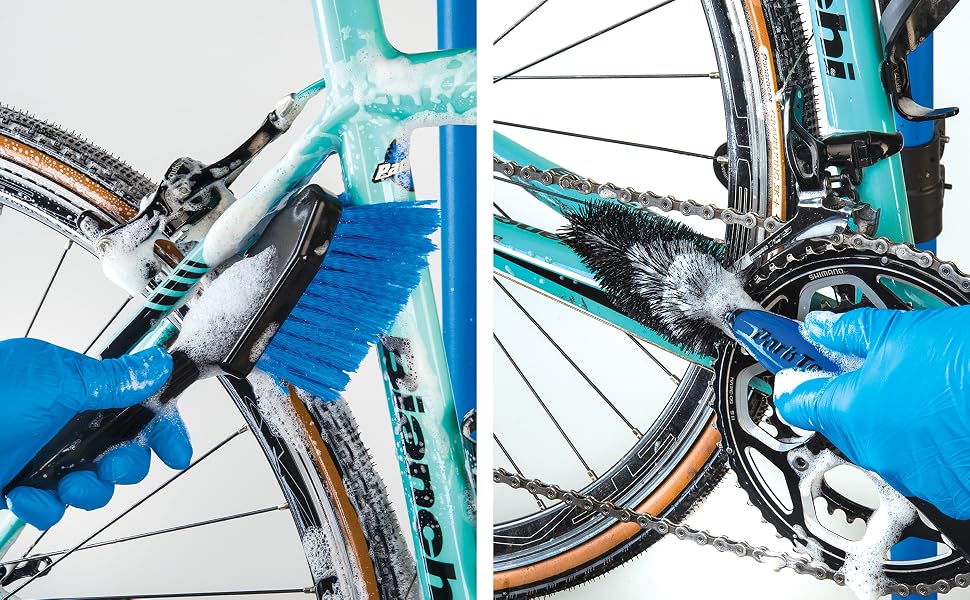 Park Tool BCB-4.2 brush set cleaning a bicycle
