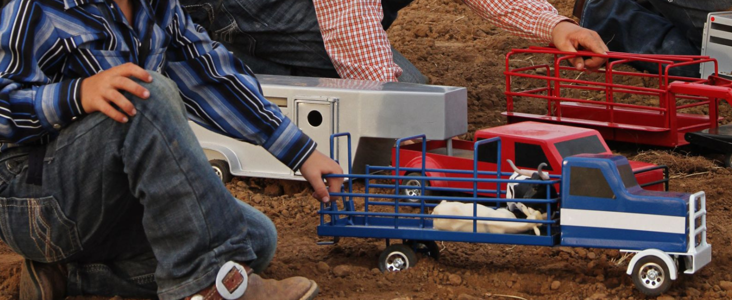 Little buster toys cattle truck