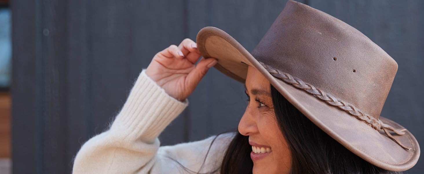 9523 - Fold Up Hat in Dark Brown