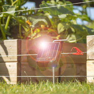 gallagher garden electric fence kit backyard solar energizer portable plants pets wildlife predator