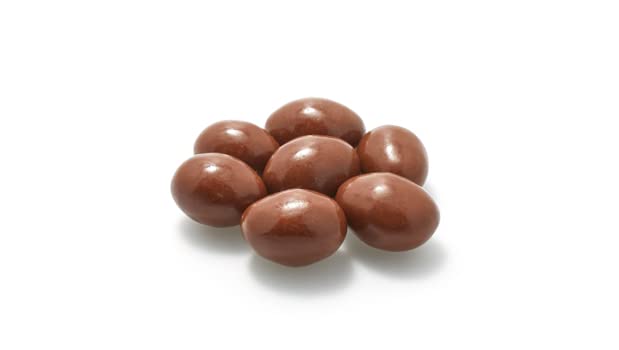 Yupik Milk Chocolate Covered Almonds, 2.2 lb (35.2 oz), Kosher, Whole Nuts, Almonds Dipped in Fine Milk Chocolate, Crunchy & Smooth, Chocolate Candy, Classic Sweet Snacks