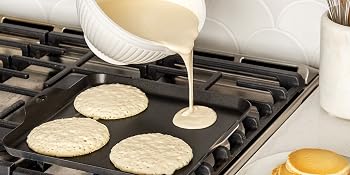 pancake batter;pancakes,breakfast