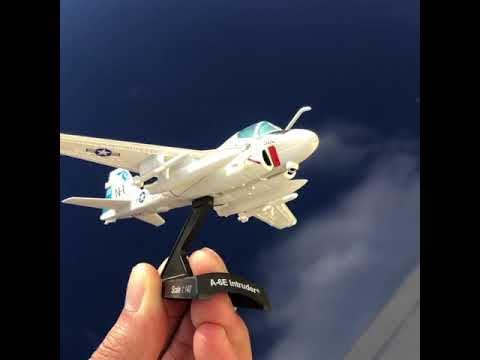 Daron Worldwide Trading Postage Stamp A-6 Intruder Va-52 Knightriders 1/14 Airplane Model
