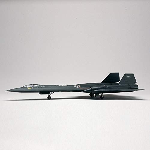Revell 85-5810 SR-71 Blackbird 1:72 Scale 66-Piece Skill Level 4 Model Airplane Building Kit