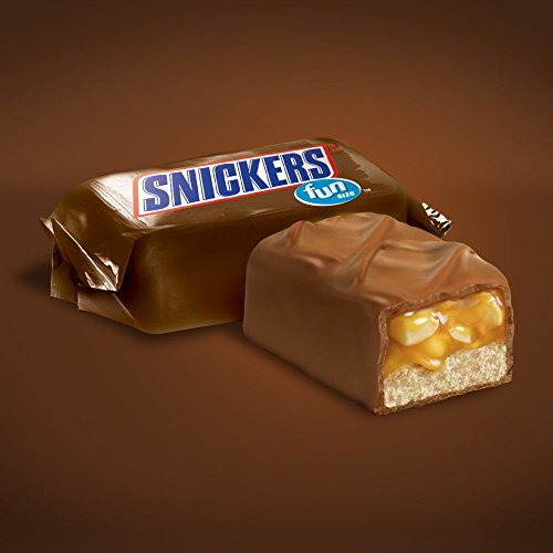 Snickers Fun Size Chocolate Caramel Candy Bars, Treat Size Bulk Pack (Pack of 2 Pounds)