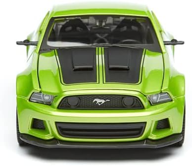 Maisto 1:24 Scale 2014 Ford Mustang Street Racer Diecast Vehicle (Colors May Vary)
