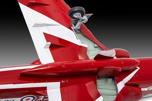 REVELL OF GERMANY 04284 1/32 BAe Hawk T.1 Red Arrows