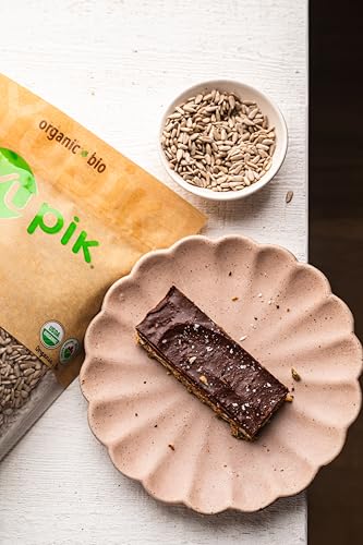 Yupik Organic Sunflower Seeds, No Shell, 2.2 lb (35.2 oz), Non-GMO, Vegan, Gluten-Free, Kosher, Raw Seeds, Salt-Free, Oil-Free, Source of Fiber & Iron, Healthy Snack, Ideal for Baking & Topping