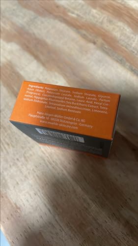 MÜHLE SHAVE CARE Shaving Soap - Sandalwood Luxury Shaving Soap for Men, Rich Lather, Lightly Scented,65g | Warm sandalwood with coriander/star anise; dense creamy foam prepares beard hair for wet shave, suited to normal and dry skin