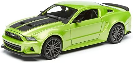 Maisto 1:24 Scale 2014 Ford Mustang Street Racer Diecast Vehicle (Colors May Vary)