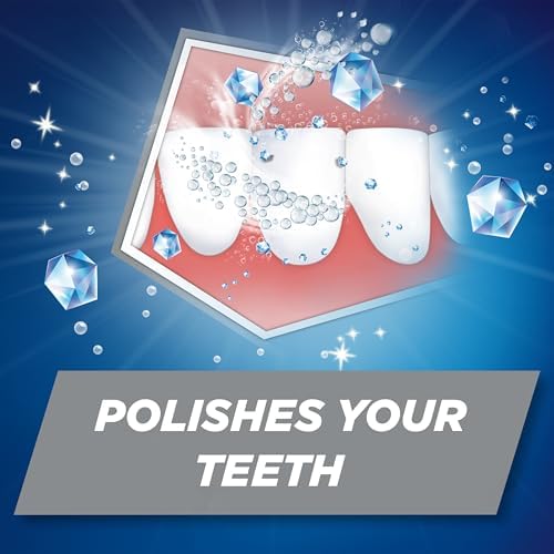 Aquafresh Extreme Clean Whitening Action Fluoride Toothpaste for Cavity Protection, 5.6 Ounce
