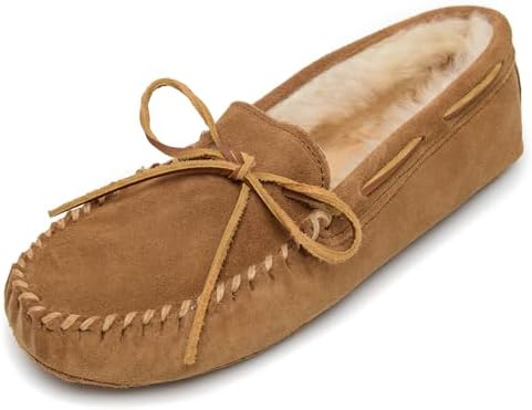 Minnetonka Men's Sheepskin Softsole Moccasin Slipper