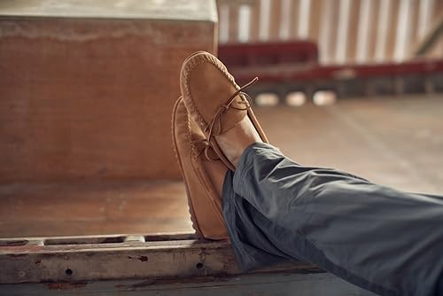 Minnetonka Men's Nub Sole Moccasin