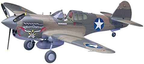Hasegawa 1/32 P-40E Warhawk Texas Longhorn with Pilot Figure, Drop Tank and 500Ib Bomb