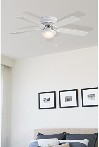 Harbor Breeze Armitage 52-in White Indoor Flush Mount Ceiling Fan with Light Kit