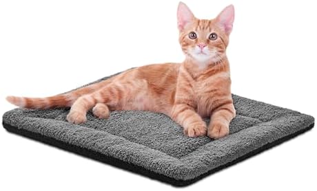 K&H Self-Warming Cat Bed Pad, Self Heating Pad for Outdoor Cat Houses, Warming Mat for Indoor Pet Beds & Furniture, Reversible Blanket, Machine Washable - Small 21 X 17in Gray/ Black