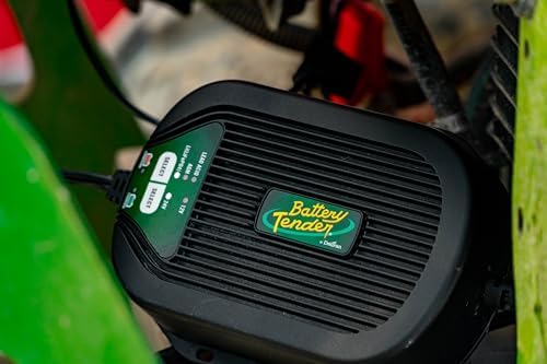 Battery Tender 5 AMP Selectable 12V / 24V Battery Charger and Maintainer - Switchable 5 AMP / 2.5 AMP Onboard Marine for Boat Watercraft - Screw
