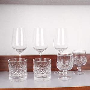 As cabinet liner: keep kitchen cabinet tidy and not-slip