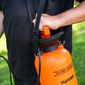 Ergonomic strap and built-in safety valve.