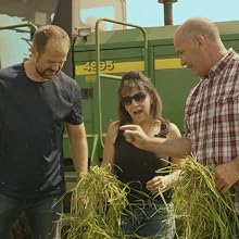 Small Pet Select, Family Owned &amp; Operated, Pet Bedding, Natural Hay