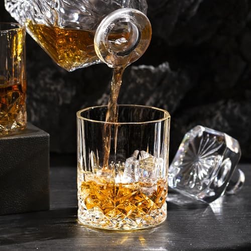 Square 25oz Whiskey Decanter with Glass Stopper