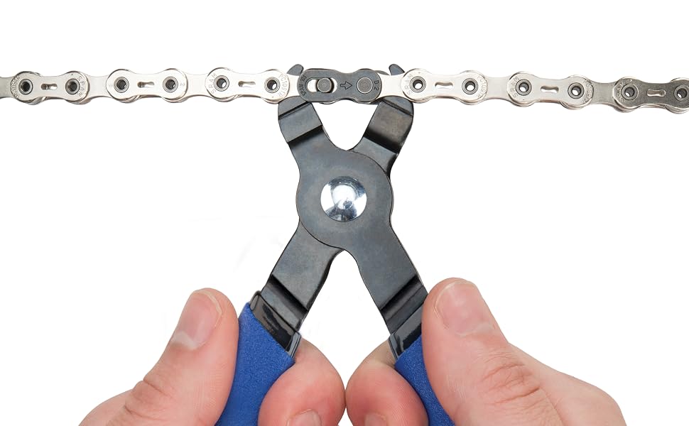 Park Tool MLP-1.2 masterlink pliers in use