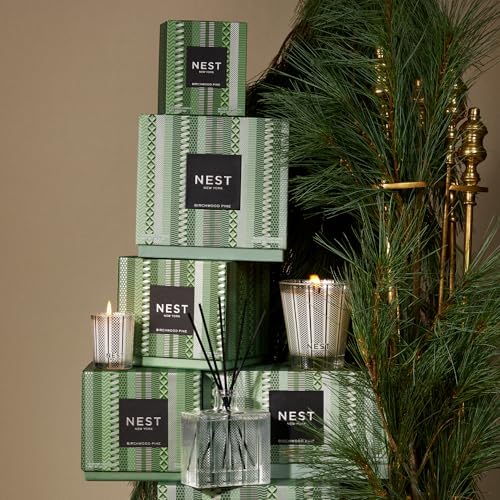 NEST New York Scented Classic Christmas Candle, Holiday - 8.1 oz - Up to 60-Hour Burn Time - Reusable Glass Vessel