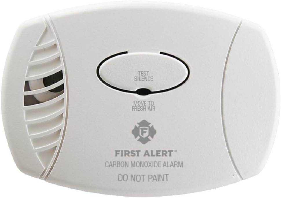 First Alert 1039734 Fat Plug-in Carbon Monoxide Alarm with Battery Backup, 8.50" x 6.75" x 2.25"