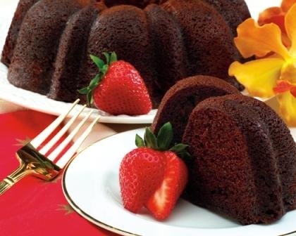 Dockside Market Banana Nut Bundt Cake - Tropical Fruit Cake Dotted with Crunchy Chopped Pecans. Perfect Gourmet Gift for Gift Baskets, Birthdays, Parties - 24 oz