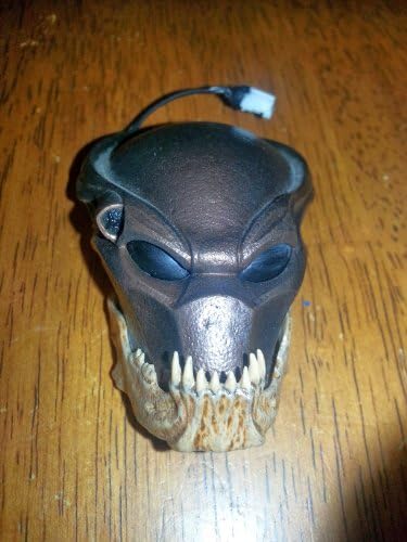 Hot Toys Predators Movie Masterpiece Berserker Predator Collectible Figure